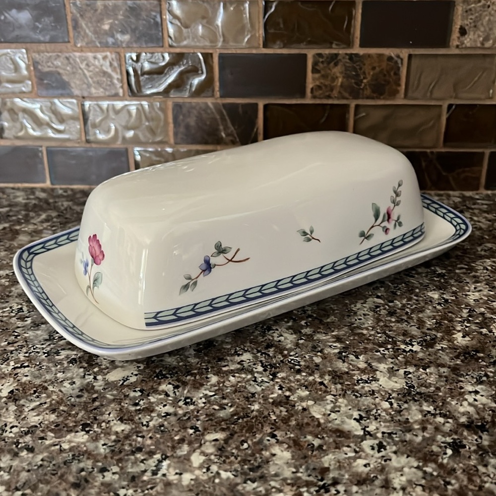 ONEIDA Fine Porcelain Butter 🧈 Dish